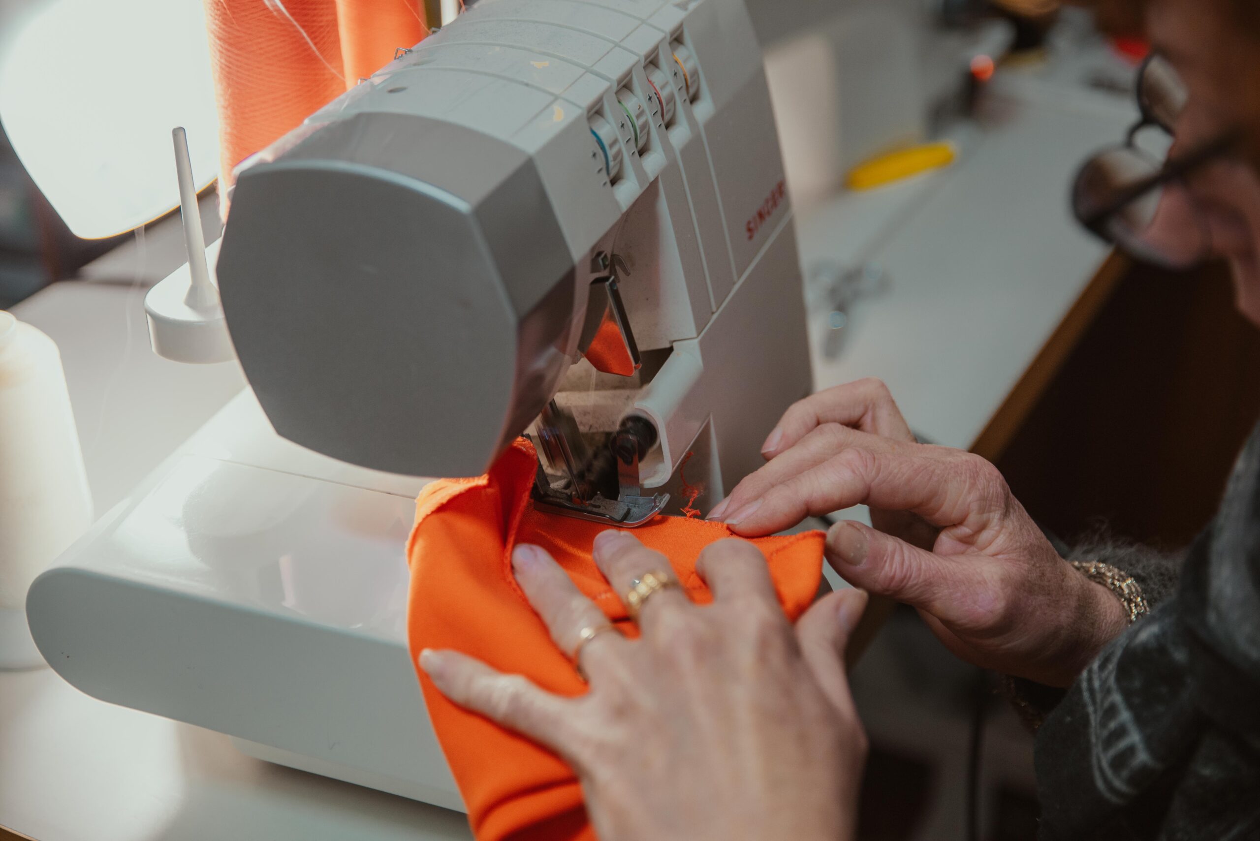 Retouche couture réalisée à La Teinturerie
